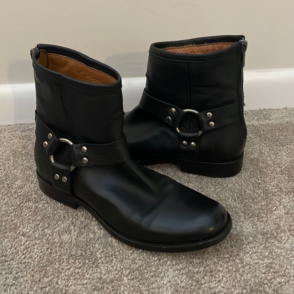 Frye ankle boot size 7